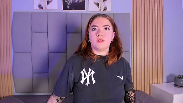 Kandyfrees  online show from December 21, 2025, 12:40 pm