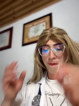 NICOLLE  12 online show from February 3, 2026, 3:15 am