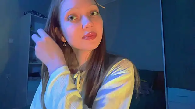 EmiIyKitty online show from October 4, 2025, 8:10 pm