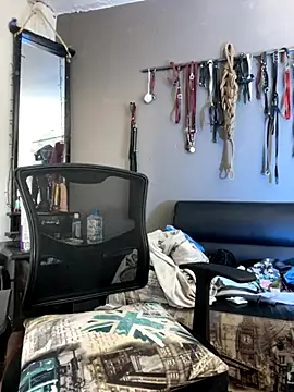 MadamLeRouge online show from December 4, 2025, 2:16 pm