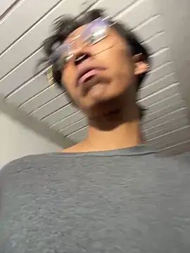 Snapshot of MadamLeRouge chatting on February 17, 2026, 12:52 am MadamLeRouge online show from February 17, 2026, 12:52 am