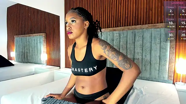 AmaraFierce online show from November 13, 2025, 12:31 pm