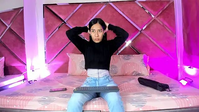 Amelia Rivas online show from October 12, 2025, 6:09 pm