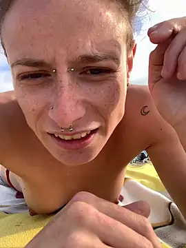 GoldenPussy1329 online show from October 14, 2025, 3:34 pm