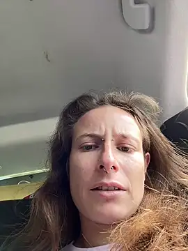 GoldenPussy1329 online show from June 10, 2026, 12:39 pm