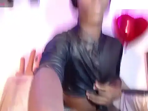 taylor hot85 online show from October 8, 2025, 12:07 pm