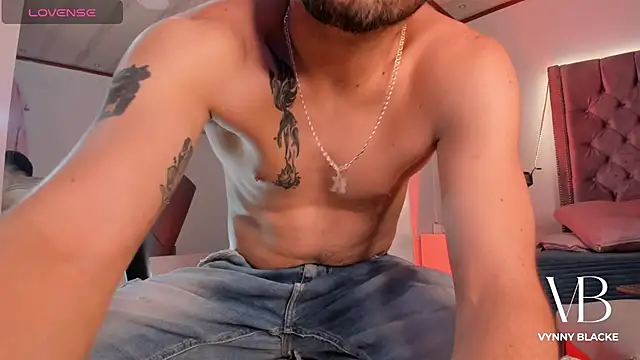 VynnyBlacke  online show from October 9, 2025, 8:09 pm