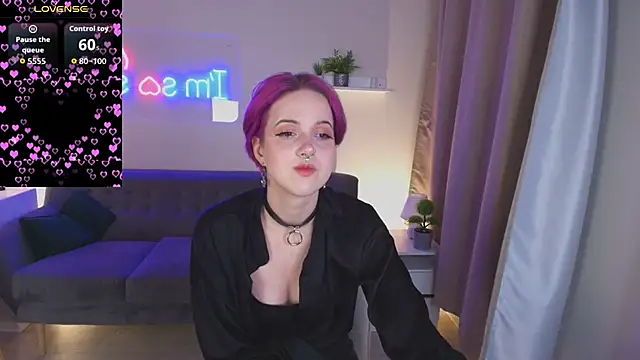 luna son online show from October 9, 2025, 9:26 pm