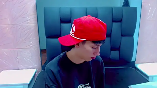 thaigo twink38 online show from January 14, 2026, 5:22 am