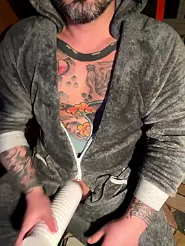 marcotatuatooo online show from January 12, 2026, 8:58 pm