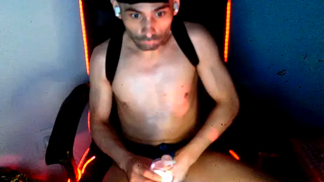 highinhtxx online show from March 11, 2026, 11:43 pm