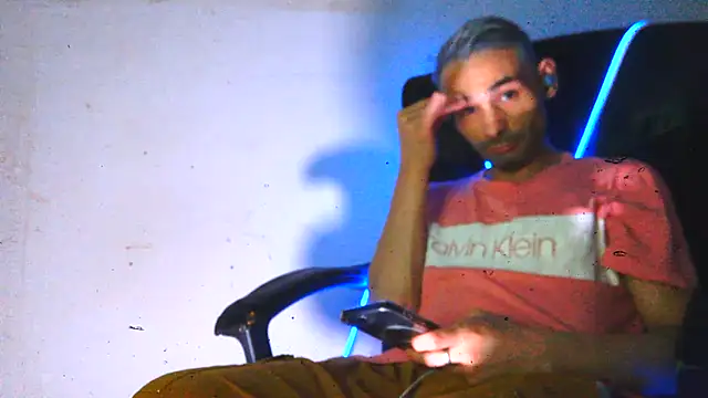 highinhtxx online show from February 18, 2026, 6:44 am