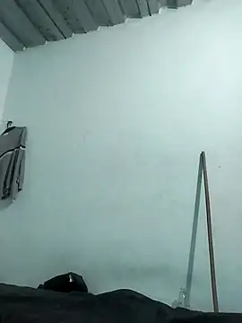 Snapshot of Dani156y chatting on October 13, 2025, 7:43 am Dani156y online show from October 13, 2025, 7:43 am