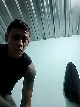 Snapshot of Dani156y chatting on November 10, 2025, 4:39 am Dani156y online show from November 10, 2025, 4:39 am