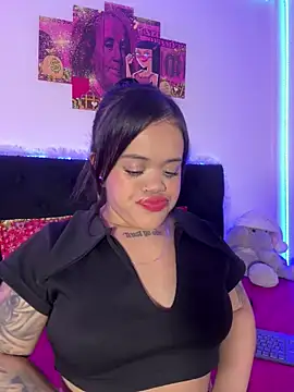 Snapshot of Sussyroxxx chatting on December 15, 2025, 1:00 am Sussyroxxx online show from December 15, 2025, 1:00 am