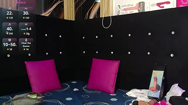 chloe  Jones  online show from July 21, 2026, 1:23 pm