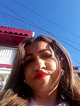 chloe  Jones  online show from November 8, 2025, 12:09 pm