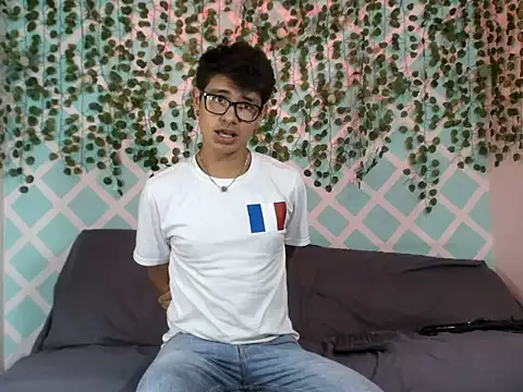 nexusboyhot online show from October 11, 2025, 8:54 pm