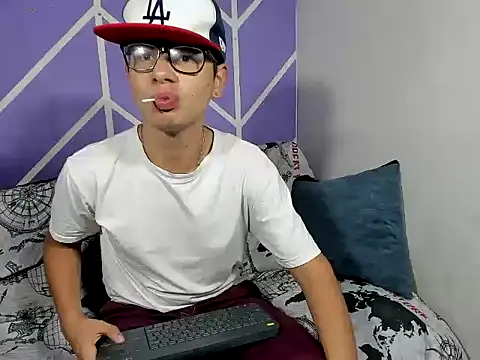 nexusboyhot online show from December 19, 2025, 2:41 pm