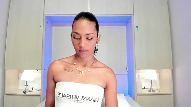 AnahiCollins online show from June 26, 2026, 12:00 pm