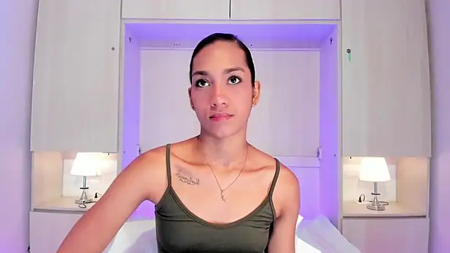 AnahiCollins online show from July 17, 2026, 12:24 pm