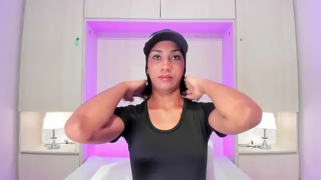 AnahiCollins online show from June 17, 2026, 11:31 am