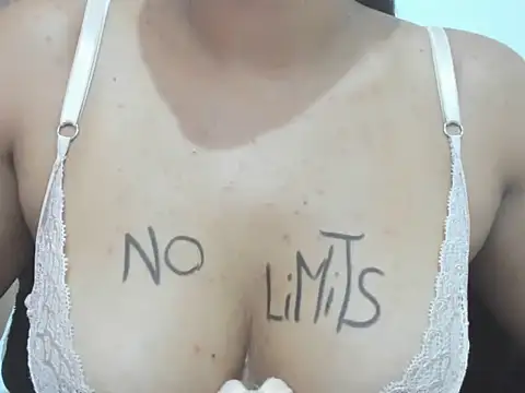 Valentinahot7 online show from October 22, 2025, 3:11 pm