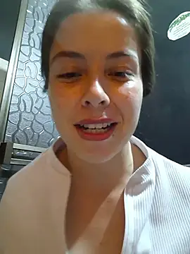 EmmaValencia  online show from June 25, 2026, 9:53 pm
