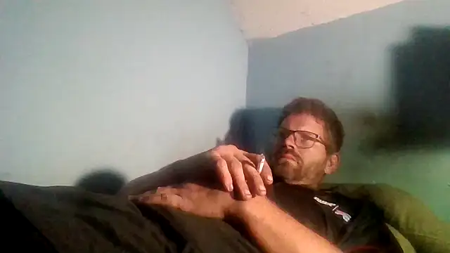 Snapshot of bigdickdaddy6911 chatting on October 30, 2025, 2:21 am bigdickdaddy6911 online show from October 30, 2025, 2:21 am