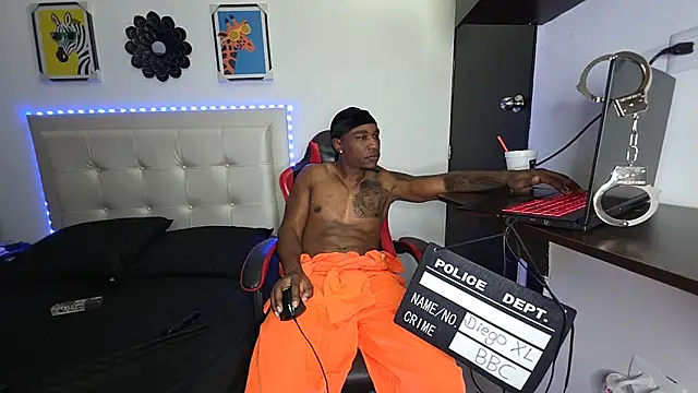 DiegoXL111 online show from October 4, 2025, 4:25 am