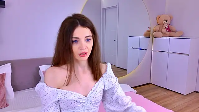 NikkaBush online show from June 26, 2026, 5:13 am