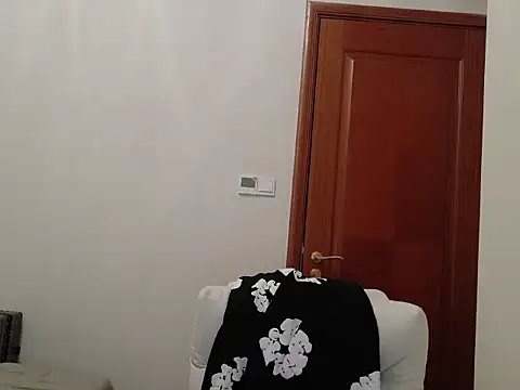 hangzi-0011 online show from October 3, 2025, 10:06 am