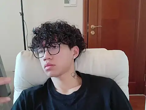 hangzi-0011 online show from October 1, 2025, 10:20 am