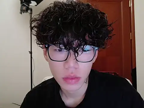 hangzi-0011 online show from September 29, 2025, 10:22 am