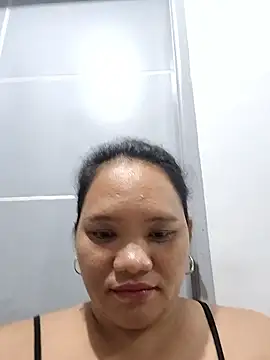 Snapshot of NestleGirl22 chatting on April 3, 2026, 12:00 pm NestleGirl22 online show from April 3, 2026, 12:00 pm