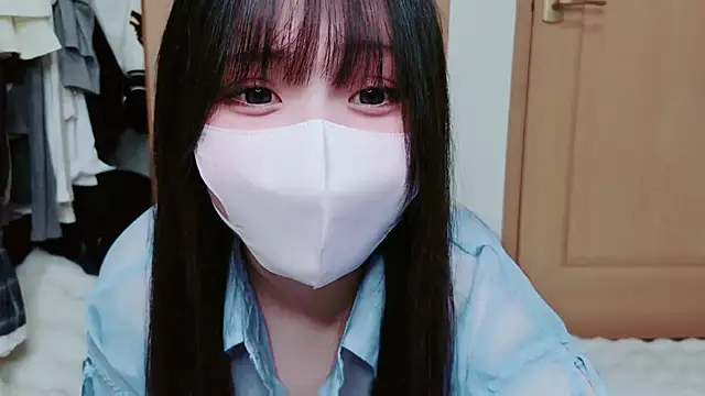 YUKINA 00 online show from August 9, 2026, 1:39 pm