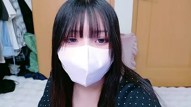 YUKINA 00 online show from July 3, 2026, 11:17 am