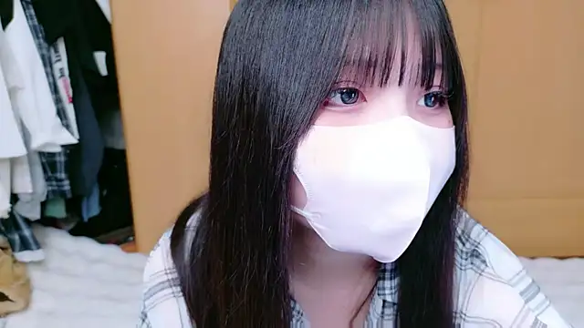 YUKINA 00 online show from June 20, 2026, 1:05 pm