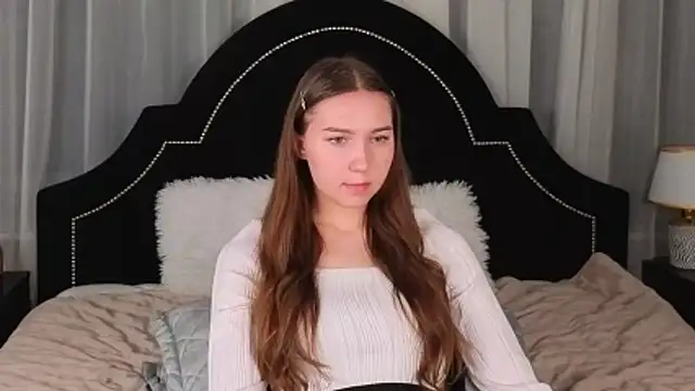 OliviaLay online show from February 3, 2026, 11:48 am