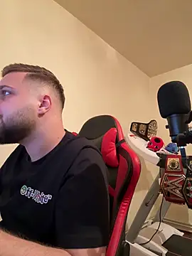 KingAdonisss online show from October 29, 2025, 4:06 pm