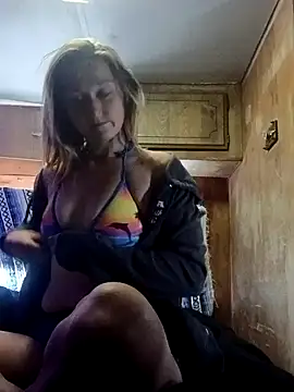 Queen2454 online show from May 17, 2026, 11:49 pm