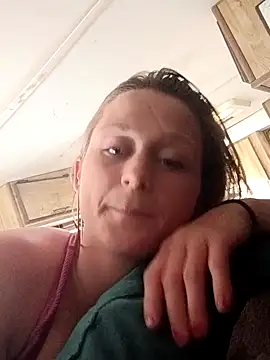 Queen2454 online show from May 4, 2026, 8:44 pm