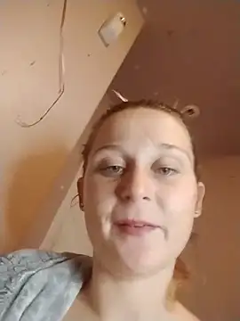 Queen2454 online show from September 28, 2025, 6:59 pm