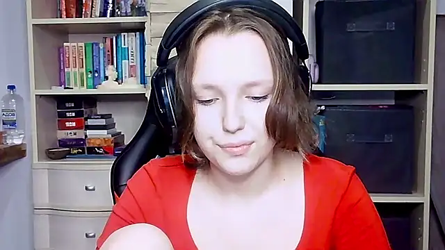 Diana-back online show from October 18, 2025, 1:57 pm