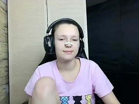 Diana-back online show from November 15, 2025, 1:26 pm