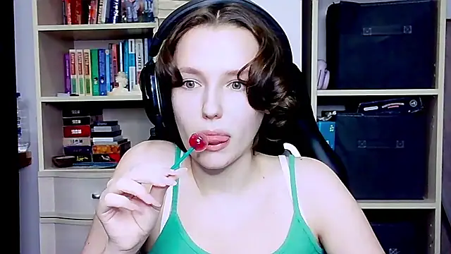 Diana-back online show from October 10, 2025, 4:08 pm