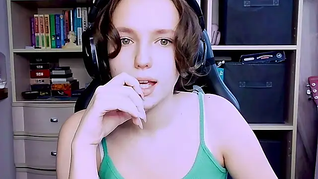 Diana-back online show from October 11, 2025, 7:53 am