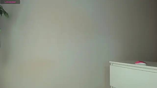 Snapshot of trixietaylor chatting on April 9, 2026, 8:04 pm trixietaylor online show from April 9, 2026, 8:04 pm
