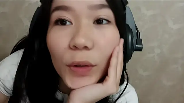 YukiShaapan online show from October 6, 2025, 10:49 am