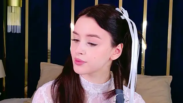Snapshot of EvaSwen chatting on May 27, 2026, 11:17 am EvaSwen online show from May 27, 2026, 11:17 am